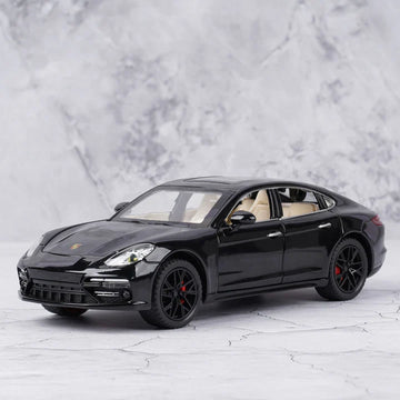1:24 Diecast Porsche Panamera Model Car With Smoke