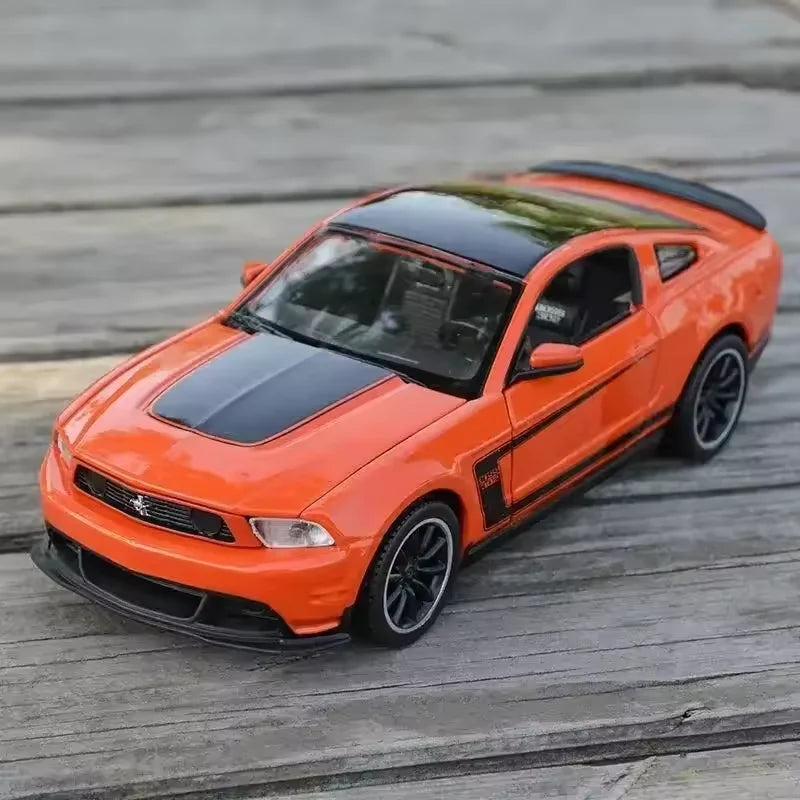 Maisto 1:24 Ford Mustang Boss 302 Model - Orange