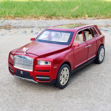 1:24 Diecast Rolls Royce Cullinan Model With Smoke