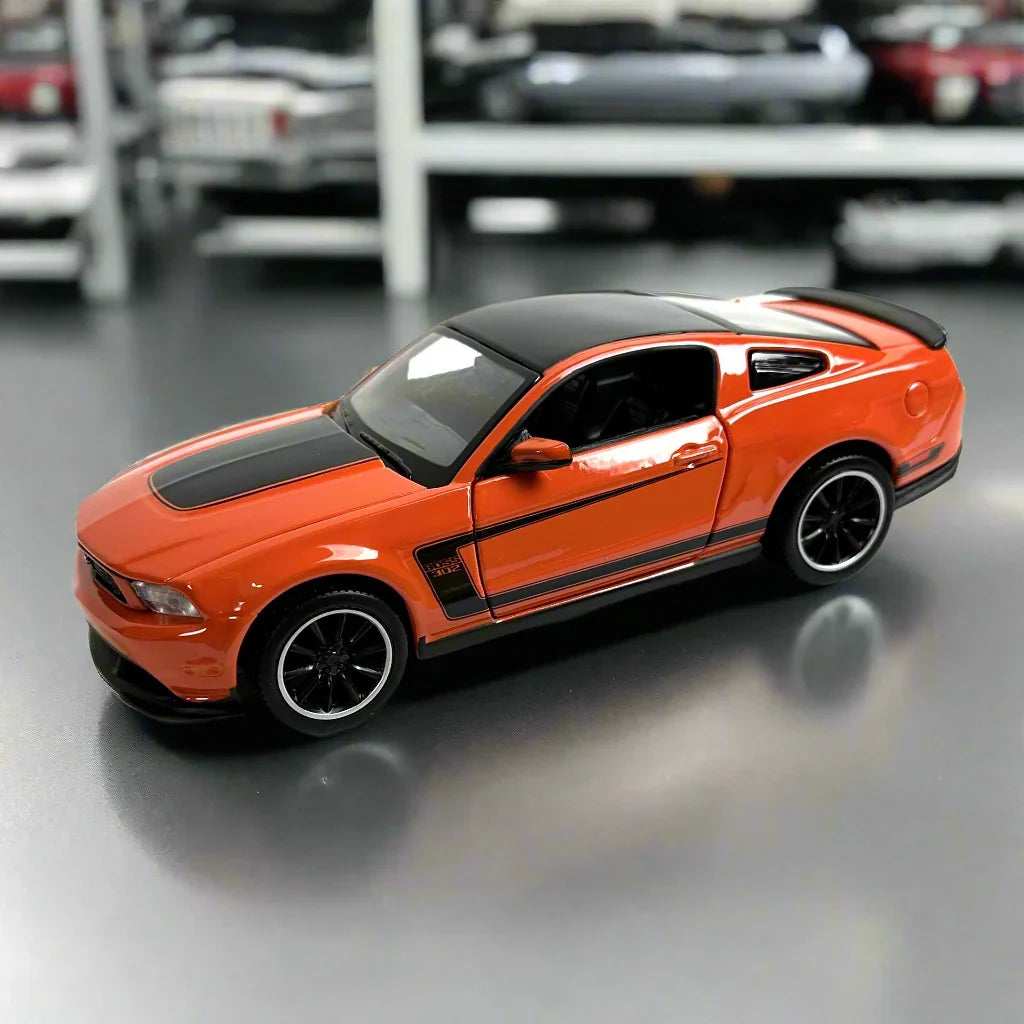Maisto 1:24 Ford Mustang Boss 302 Model - Orange