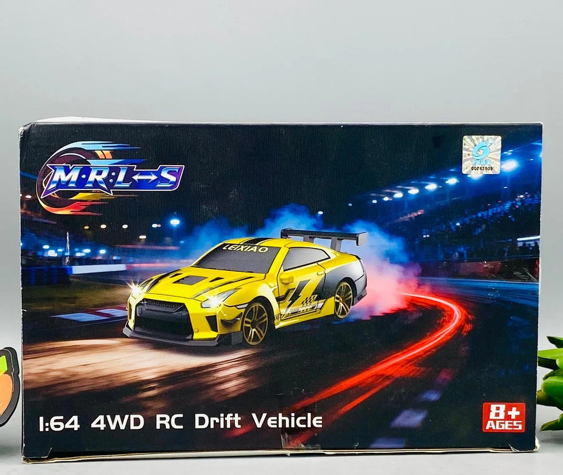 1:64 Mini RC Helmet Nissan Drift Car