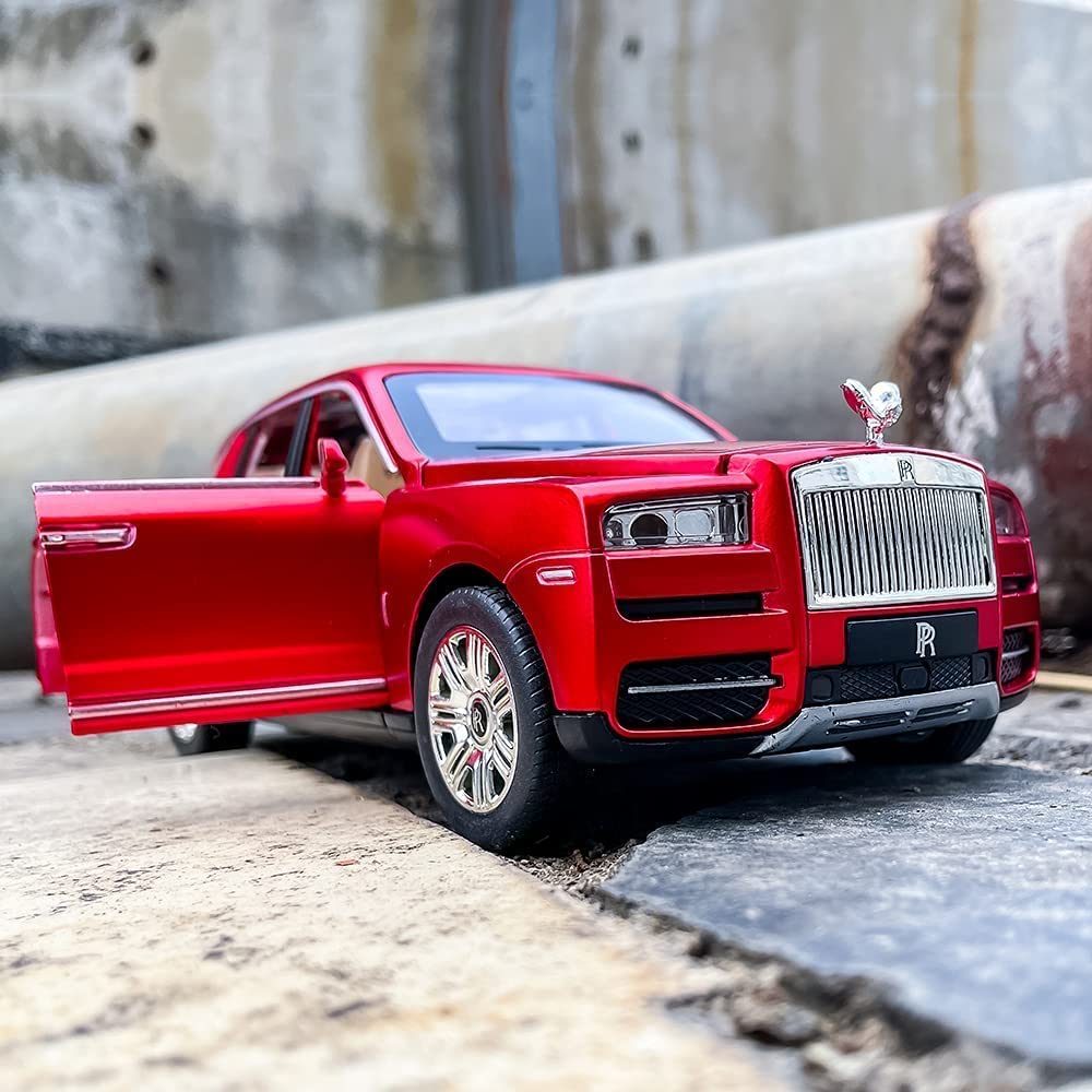 1:24 Diecast Rolls Royce Cullinan Model With Smoke