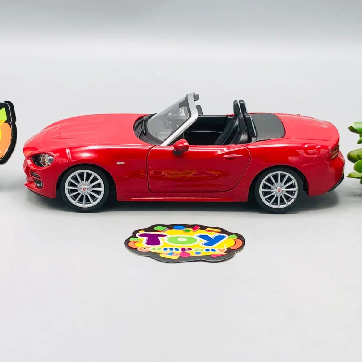Bburago 1:24 Diecast Fiat 124 Spider Model